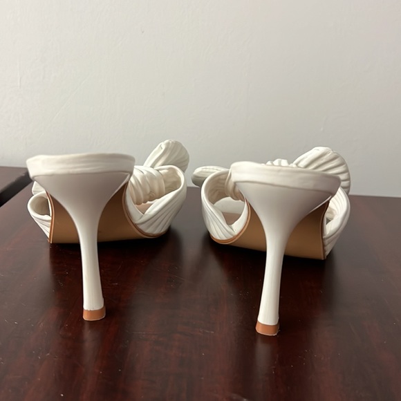 Shoes - Picture 3 of 4